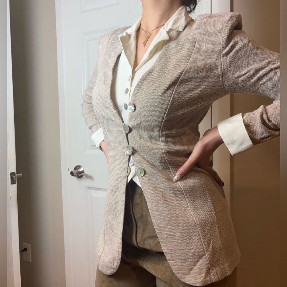 Elegant Beige Women's Blazer
